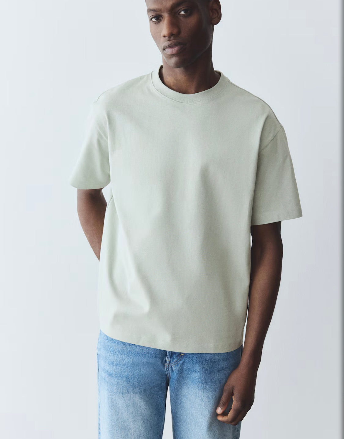 Men’s Loose Size Heavy Cotton T-shirts by H&M.