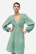 LWomen’s Long Sleeve Pleated Dress